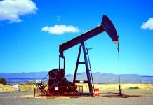 Giá dầu tăng hơn 1 USD sau quyết định trì hoãn tăng sản lượng của OPEC+