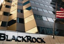 Quỹ lớn nhất thế giới đang mua gì, bán gì trước thềm bầu cử Mỹ?