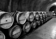 Chứng khoán Mỹ tăng điểm dù Fed nói về nguy cơ giảm tốc kinh tế, dầu trượt giá