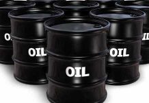 Giá dầu thế giới giảm nhẹ
