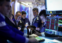 Chứng khoán Mỹ khởi sắc khi tâm lý thị trường cải thiện, dầu mất động lực