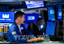 Chứng khoán Mỹ lập kỷ lục nhờ cổ phiếu công nghệ, giá dầu giảm do cung tăng